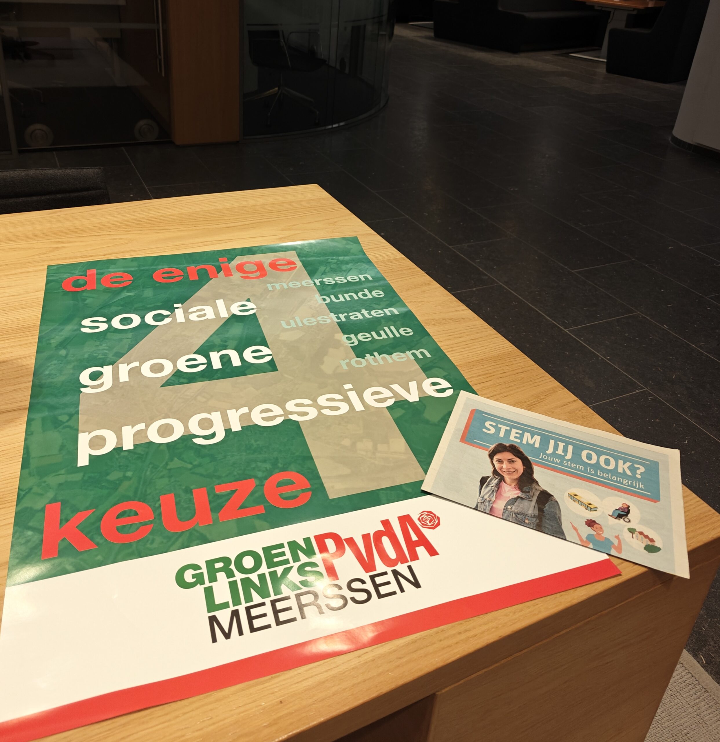 Gezocht: mensen die een poster willen ophangen voor de verkiezingen